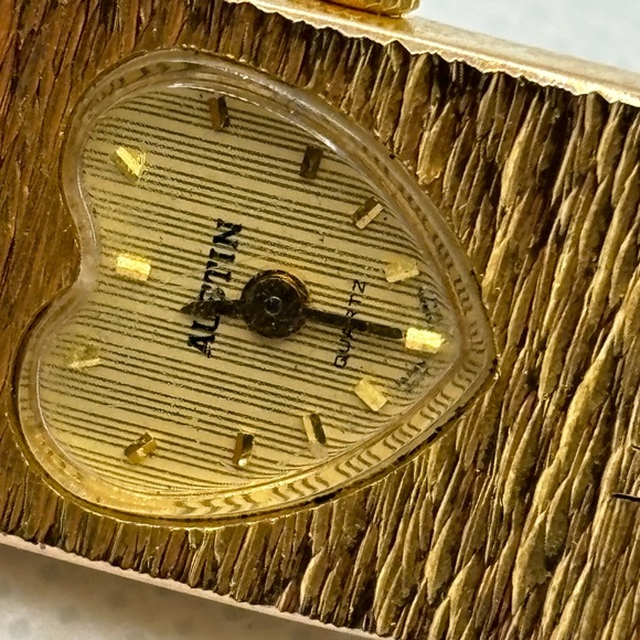 Vintage Austin Small Heart Face Gold Color Bracelet Watch. - Picture 3 of 16